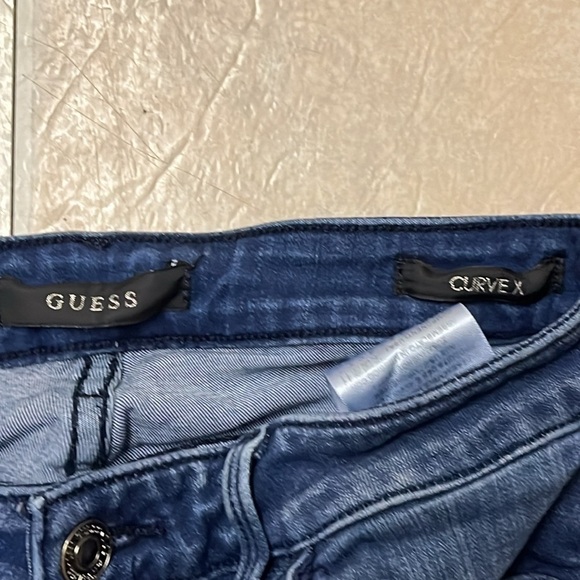 Guess jeans curve X size 27 regular women’s blue distressed skinny jeans - Picture 3 of 8